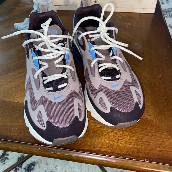 Nike Air 200s - Picture 2 of 4